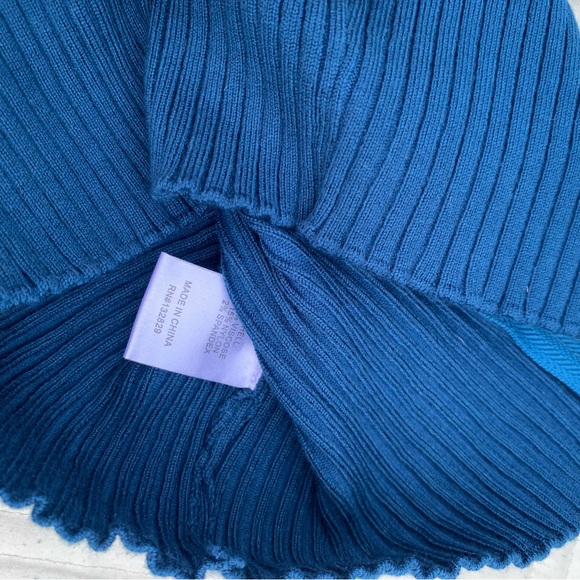 Superdown Blue Ribbed Zip-Up Camisole Size Small - Picture 8 of 9